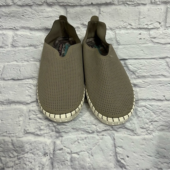 Skechers Women's Sepulveda BLVD - Let's Hang Slip On Sneakers Gray size 9 - Picture 4 of 9